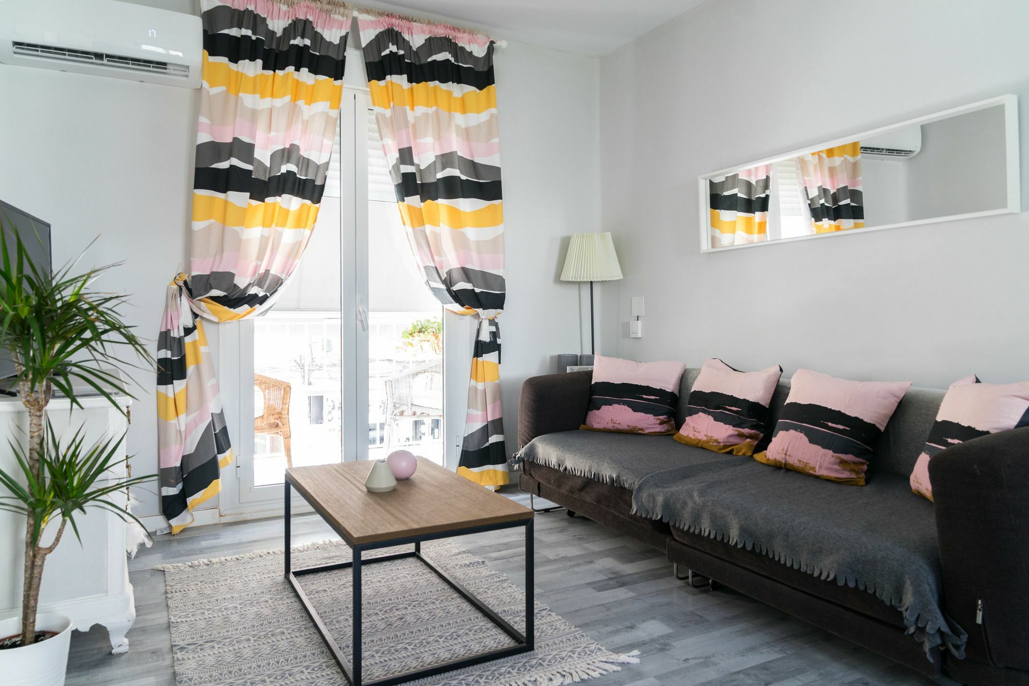Spectacularly Updated Apartamento *